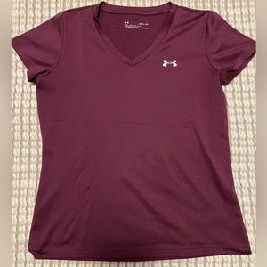 UA vneck